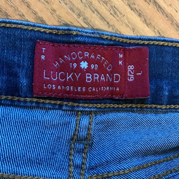 Lucky Brand jeans ๐ - Picture 4 of 9